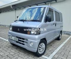 Mitsubishi Minicab 2011