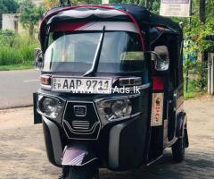 Bajaj Three Wheel 2015