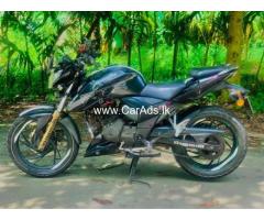 TVS Apache RTR 200 4V - 2017