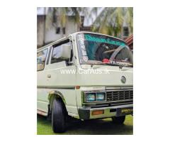 Nissan Caravan (1986)