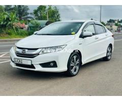 Honda Grace - 2015