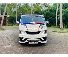 Toyota KDH 200 Flat Roof 2006