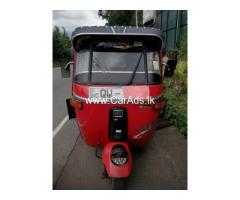 Bajaj RE - 2015
