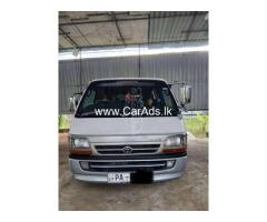 Toyota Dolphin 2004