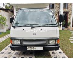 Nissan Caravan VRE24 1995