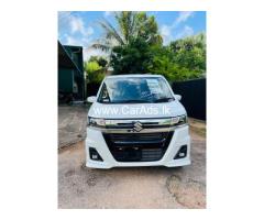 WAGON R COUSTOM Z - 2025