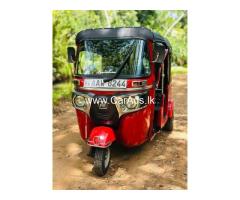 Bajaj RE - 2015