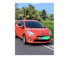 Toyota AQUA S Grade 2012