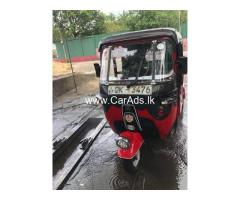 Bajaj RE - 2017