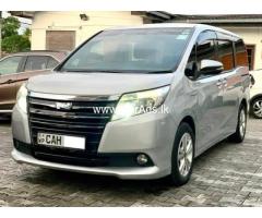 Toyota NOAH 2014 0778912381