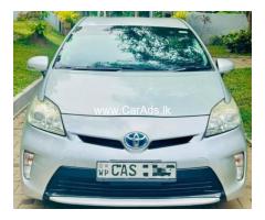 TOYOTA PRIUS 3RD GENERATION 2013