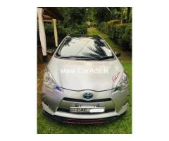 Toyota AQUA S Grade 2012