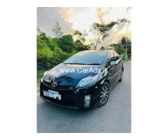 Toyota prius s touring 2011