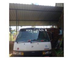 Nissan Caravan 1998