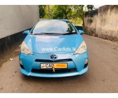 Toyota AQUA S GRADE 2013