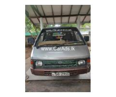 Nissan Largo  - 1996
