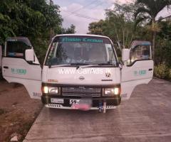 Nissan Caravan Van