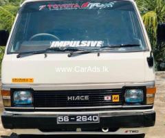 TOYOTA HIACE VAN